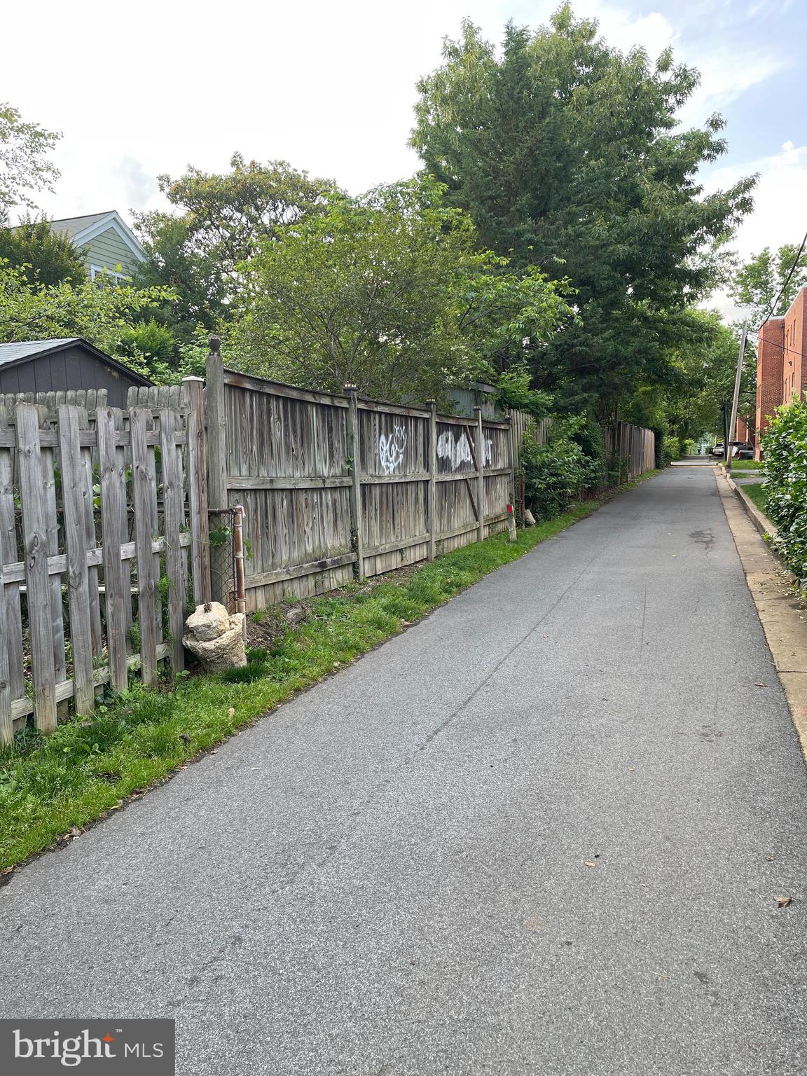 809 North Barton Street Arlington, VA 22201 - Photo 34 of 42 BIG BONUS Access lot for parking or construction