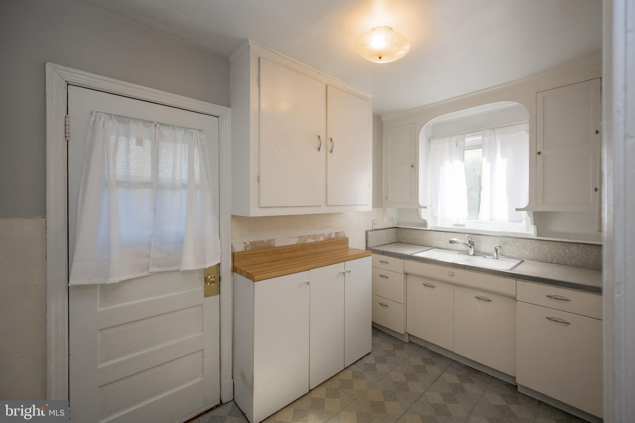 809 North Barton Street Arlington, VA 22201 - Photo 8 of 42