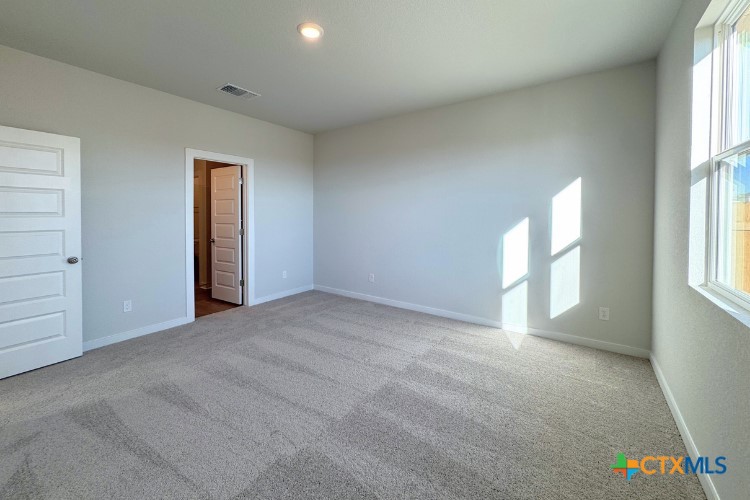 220 Escape Way Jarrell, TX 76537 - Photo 4 of 14