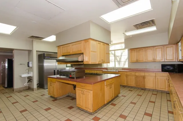 $2 | 400 Old Highway 290, Dripping Springs, TX 78620