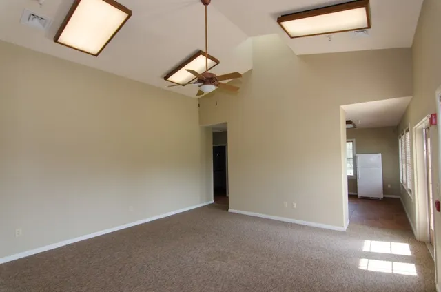 $2 | 400 Old Highway 290, Dripping Springs, TX 78620