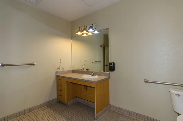 $2 | 400 Old Highway 290, Dripping Springs, TX 78620