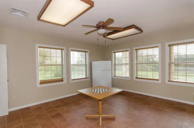 $2 | 400 Old Highway 290, Dripping Springs, TX 78620