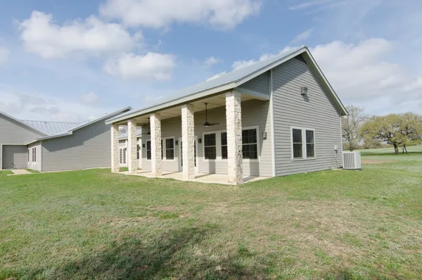$2 | 400 Old Highway 290, Dripping Springs, TX 78620