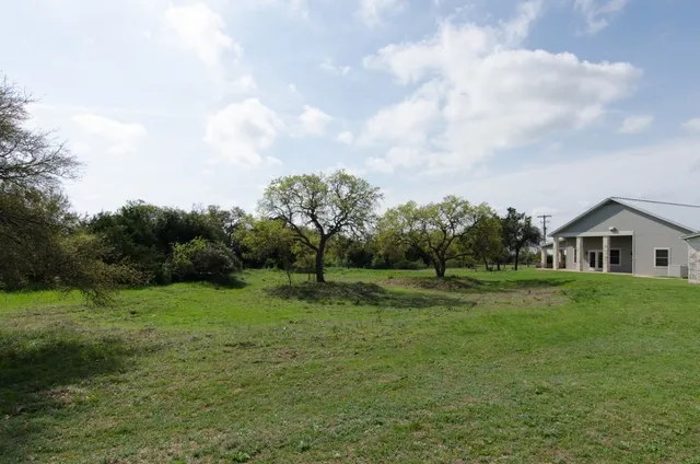$2 | 400 Old Highway 290, Dripping Springs, TX 78620