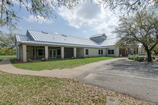 $2 | 400 Old Highway 290, Dripping Springs, TX 78620