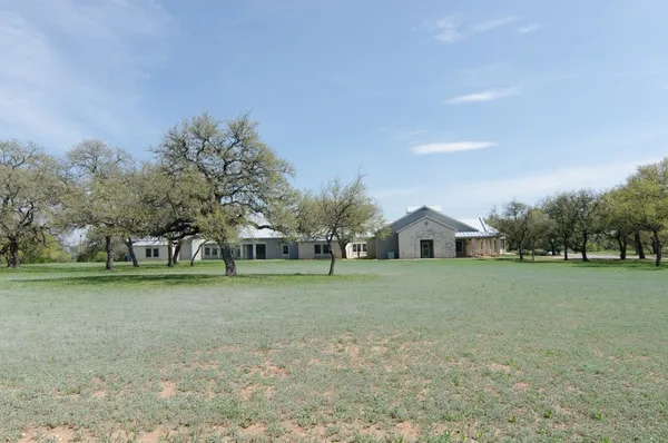 $2 | 400 Old Highway 290, Dripping Springs, TX 78620