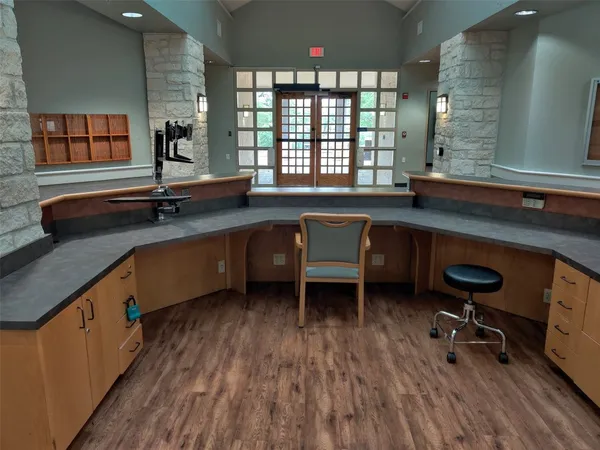 $2 | 400 Old Highway 290, Dripping Springs, TX 78620