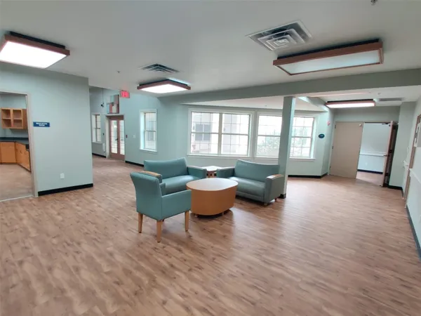 $2 | 400 Old Highway 290, Dripping Springs, TX 78620