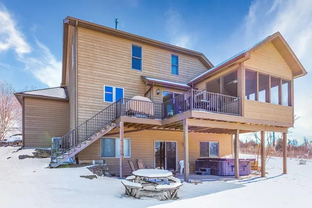 $595,000 | 13 Shorewood Drive, Galena, IL 61036