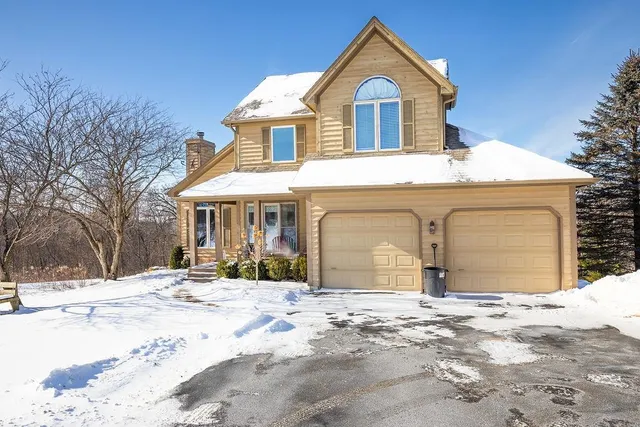 $595,000 | 13 Shorewood Drive, Galena, IL 61036