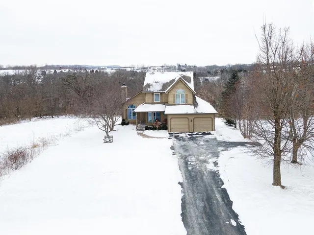 $595,000 | 13 Shorewood Drive, Galena, IL 61036