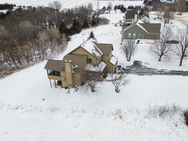 $595,000 | 13 Shorewood Drive, Galena, IL 61036