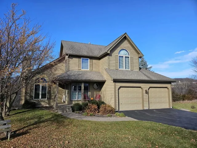 $595,000 | 13 Shorewood Drive, Galena, IL 61036