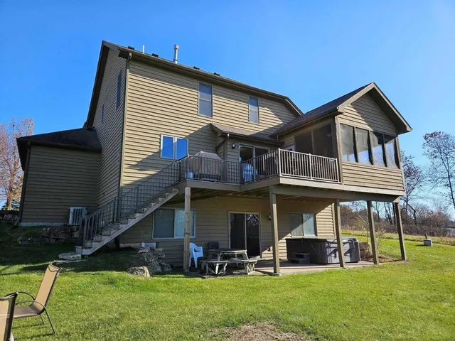 $595,000 | 13 Shorewood Drive, Galena, IL 61036