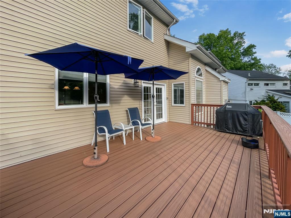 445 Nevada Street Paramus, NJ 07652 - Photo 18 of 50