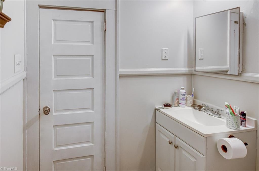 500 Everett Lane High Point, NC 27262 - Photo 19 of 26 Gallery Image 19