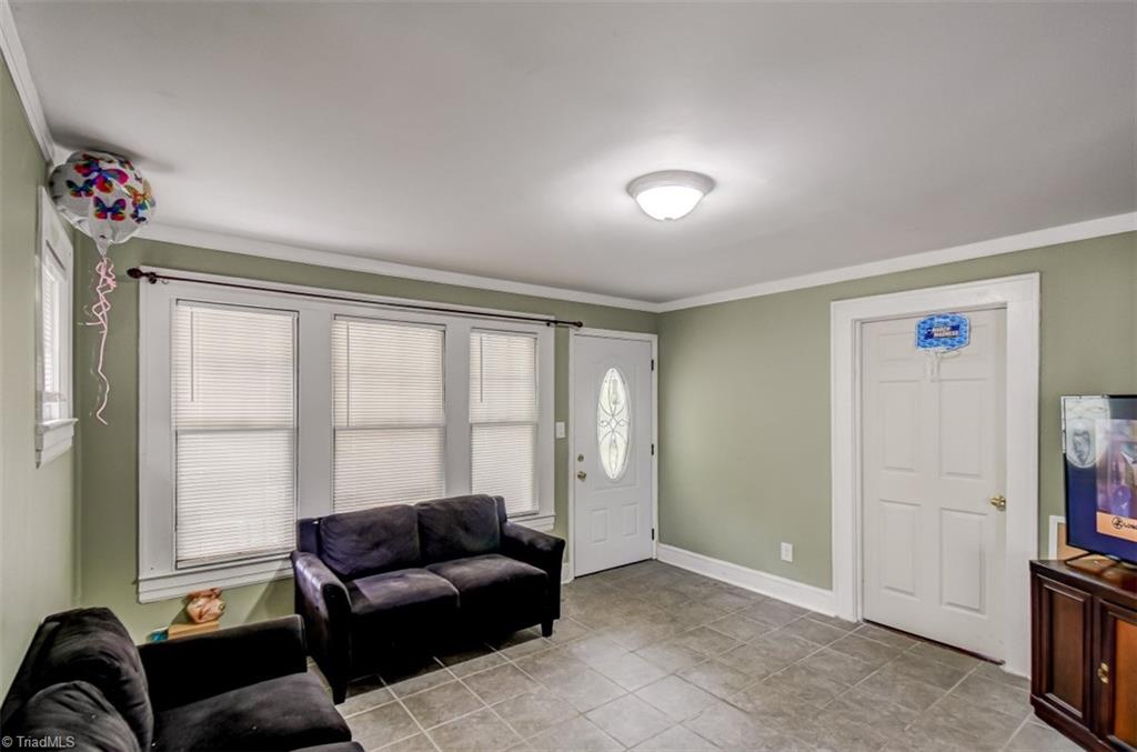 500 Everett Lane High Point, NC 27262 - Photo 8 of 26 Gallery Image 8