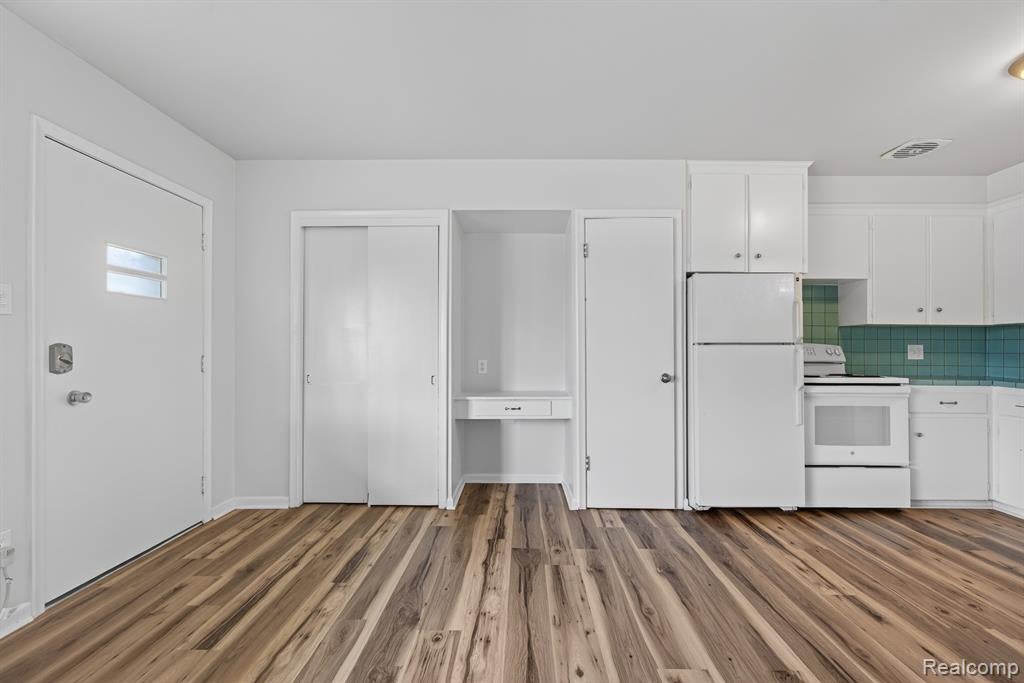 12523 Pennsylvania Road, Unit 2 Riverview, MI 48193 - Photo 8 of 18 Gallery Image 8