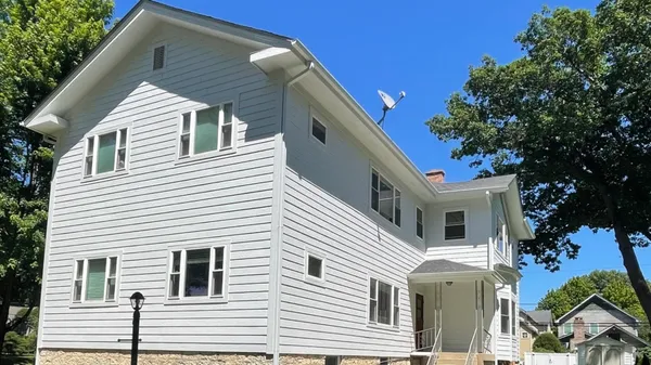 $1,750 | 632 North Center Street, Unit 2W, Naperville, IL 60563