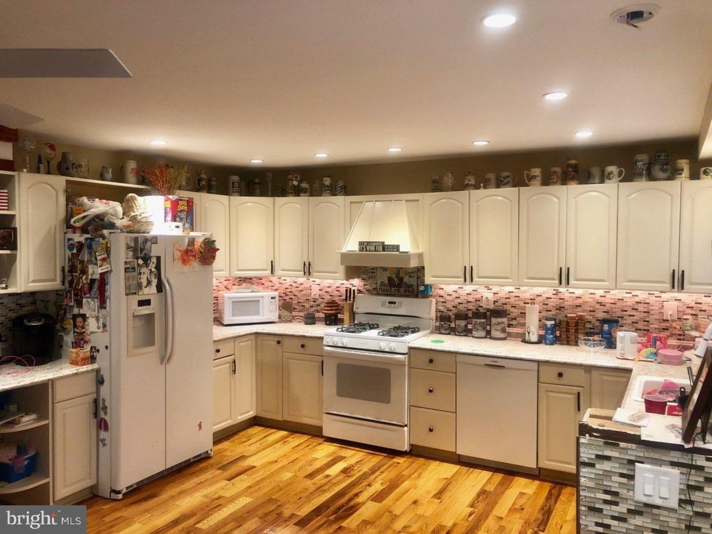 12419 Barbary Road Philadelphia, PA 19154 - Photo 3 of 12