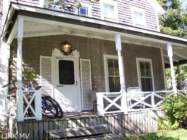109 State Road Vineyard Haven, MA 02568 - Photo 2 of 12 http://d1qzqeyxiitrap.cloudfront.net/photos/19128/600/b72d0de7.jpg