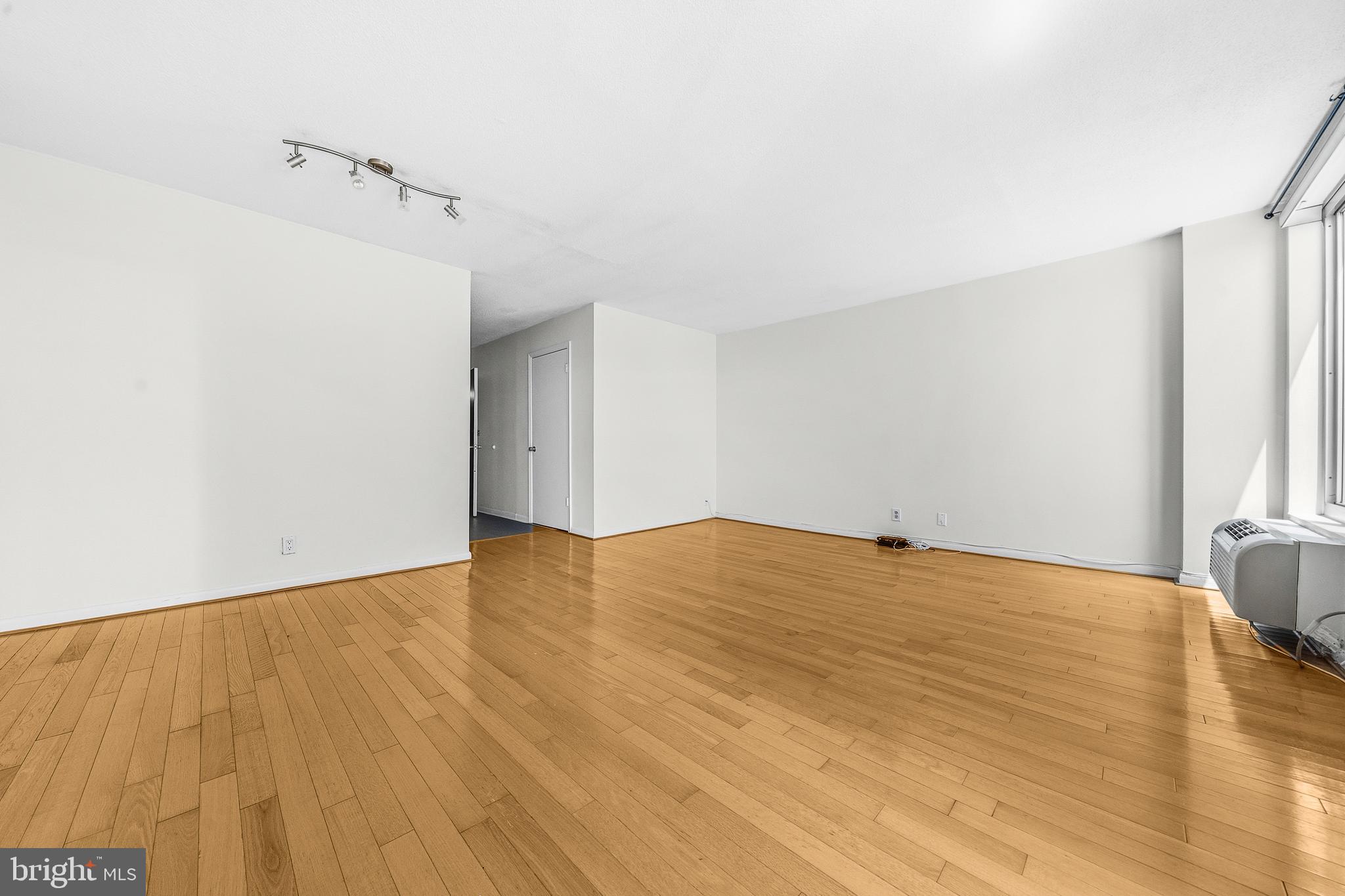 1800 R Street Northwest, Unit 604 Washington, DC 20009 - Photo 5 of 16