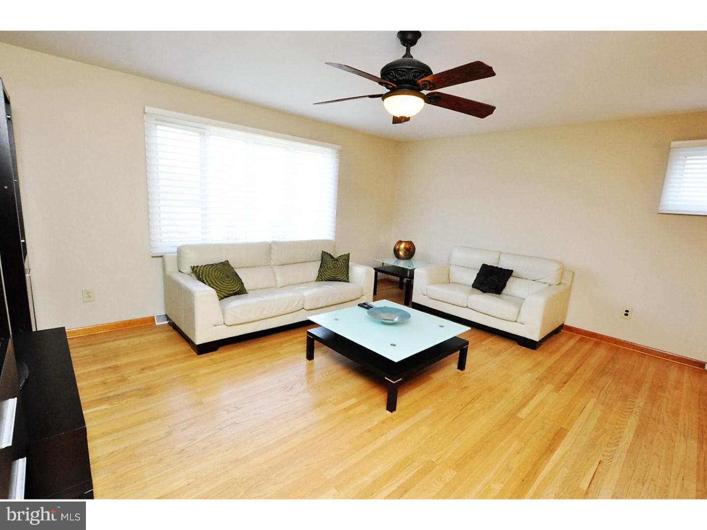 5124 Church Road Mount Laurel, NJ 08054 - Photo 4 of 22 Living Room