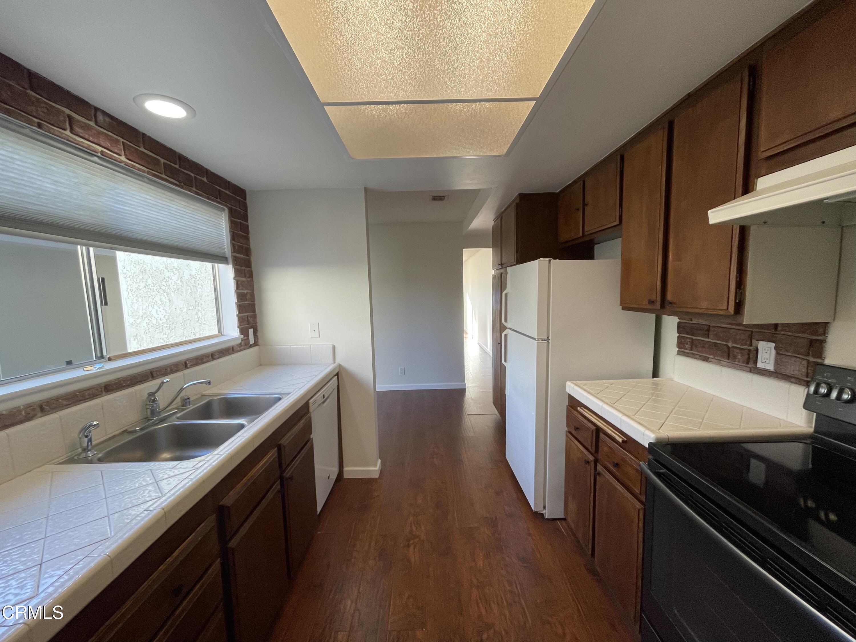 1820 Narrows Court Oxnard, CA 93035 - Photo 21 of 22 F41D27C1-04D3-4B08-8AEA-DAE7F8960EB4