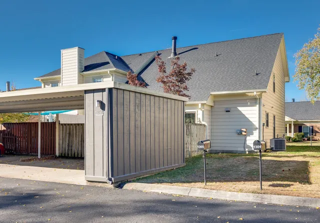 a view of a building entrance