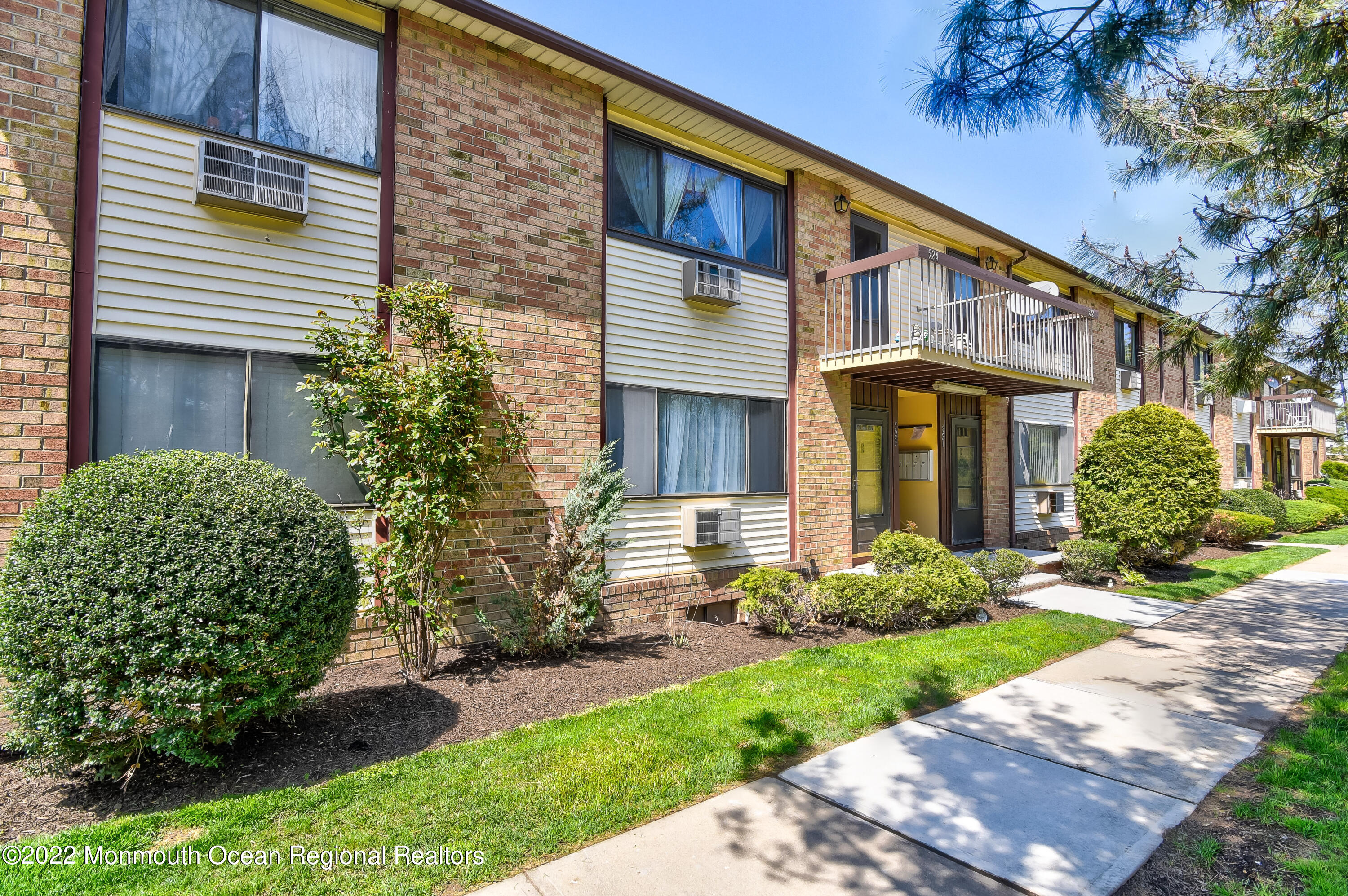 523 Cricket Lane, Unit 523, Woodbridge, NJ 07095 Compass
