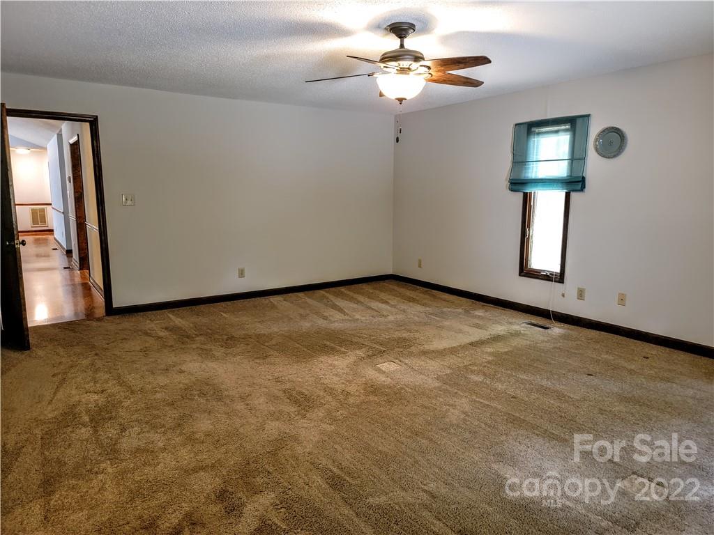 14815 Thomas Road Charlotte, NC 28278 - Photo 12 of 24 Gallery Image 12