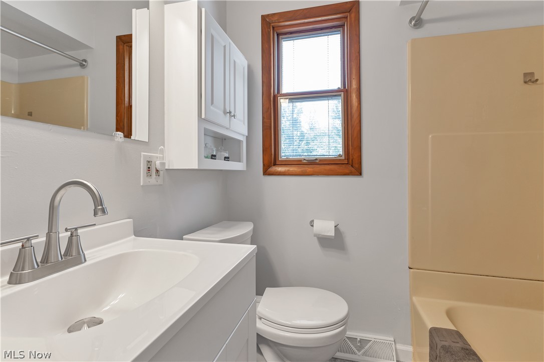 15730 Whitney Road Strongsville, OH 44136 - Photo 21 of 34 Gallery Image 21