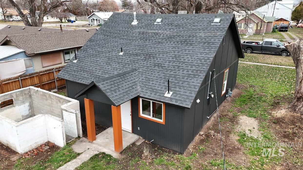 511 North 10th Street Payette, ID 83661 - Photo 17 of 18 Aerial view of residential area