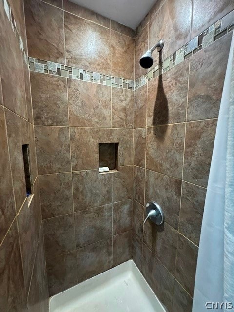 454 Sayles Street Oneida, NY 13421 - Photo 26 of 28 Ceramic shower