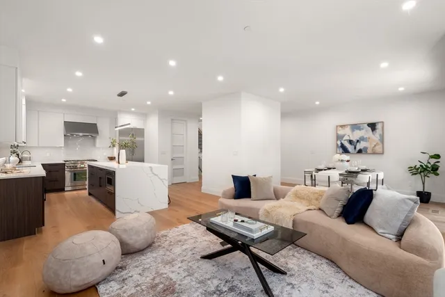 $2,899,000 | 956 Walnut Street, Unit 5, Newton, MA 02459