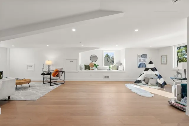 $2,899,000 | 956 Walnut Street, Unit 5, Newton, MA 02459