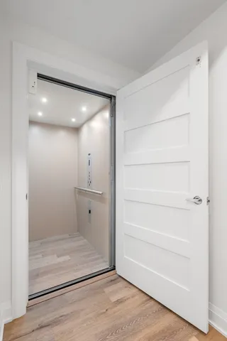 $2,899,000 | 956 Walnut Street, Unit 5, Newton, MA 02459