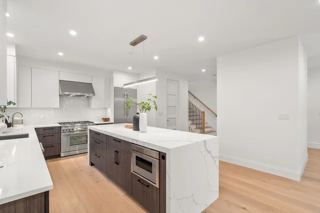 $2,899,000 | 956 Walnut Street, Unit 5, Newton, MA 02459