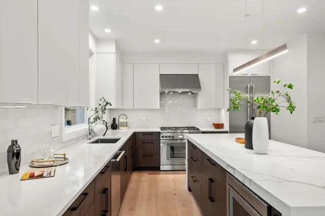 $2,899,000 | 956 Walnut Street, Unit 5, Newton, MA 02459