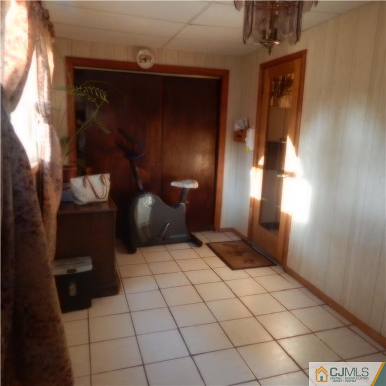 23 Idlewild Road Edison, NJ 08817 - Photo 5 of 19 a view of an entryway