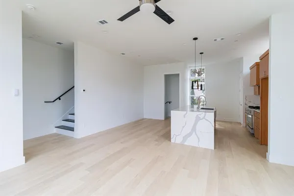 $3,200 | 4210 Roseland Avenue, Dallas, TX 75204