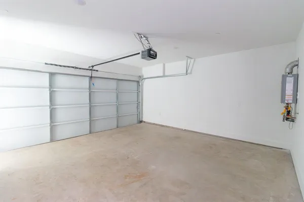 $3,200 | 4210 Roseland Avenue, Dallas, TX 75204