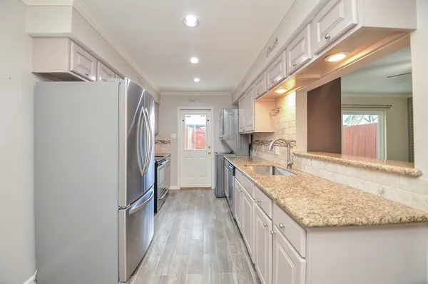 $2,550 | 13074 Trail Hollow Drive, Unit 3074, Houston, TX 77079