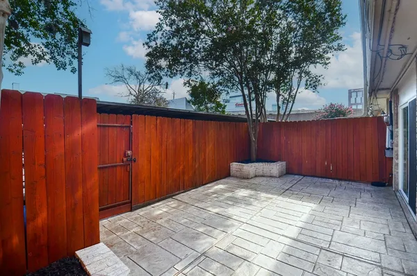 $2,550 | 13074 Trail Hollow Drive, Unit 3074, Houston, TX 77079