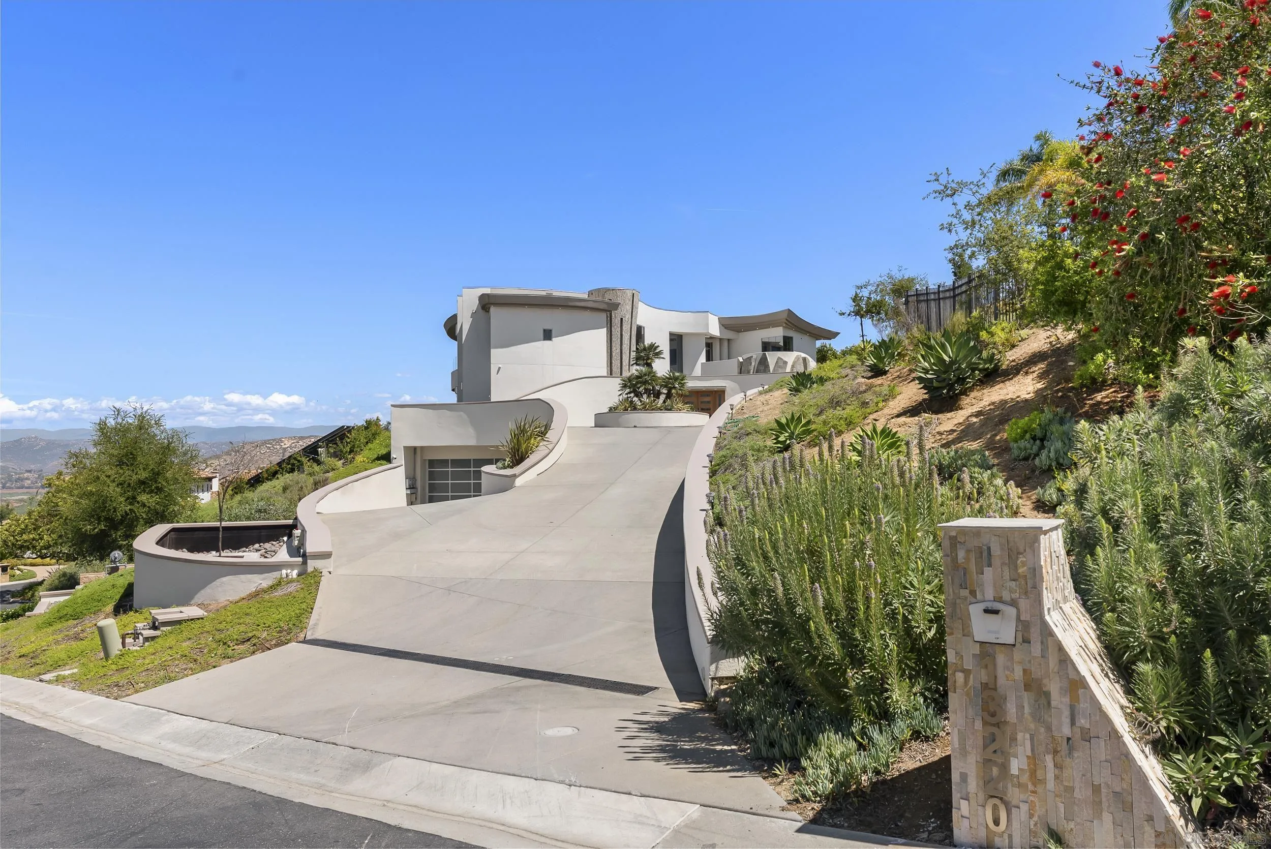 13220 Highlands Ranch Road Poway, CA 92064 - Photo 42 of 44 a picture of a yard with wooden fence
