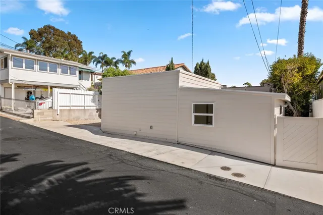 a view of a house with a outdoor space