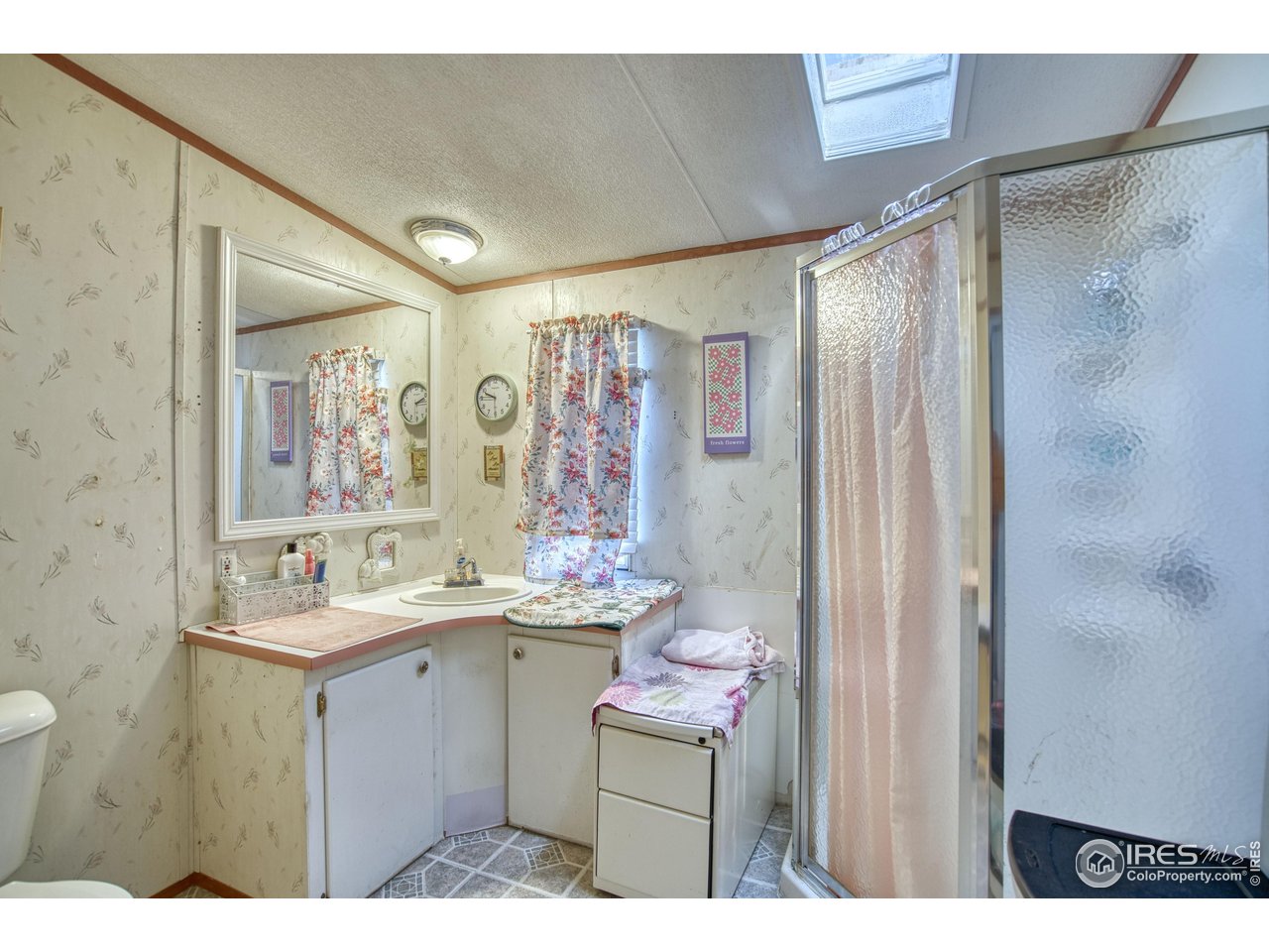 227 North 2nd Street, Unit 20 Berthoud, CO 80513 - Photo 9 of 15 Bathroom