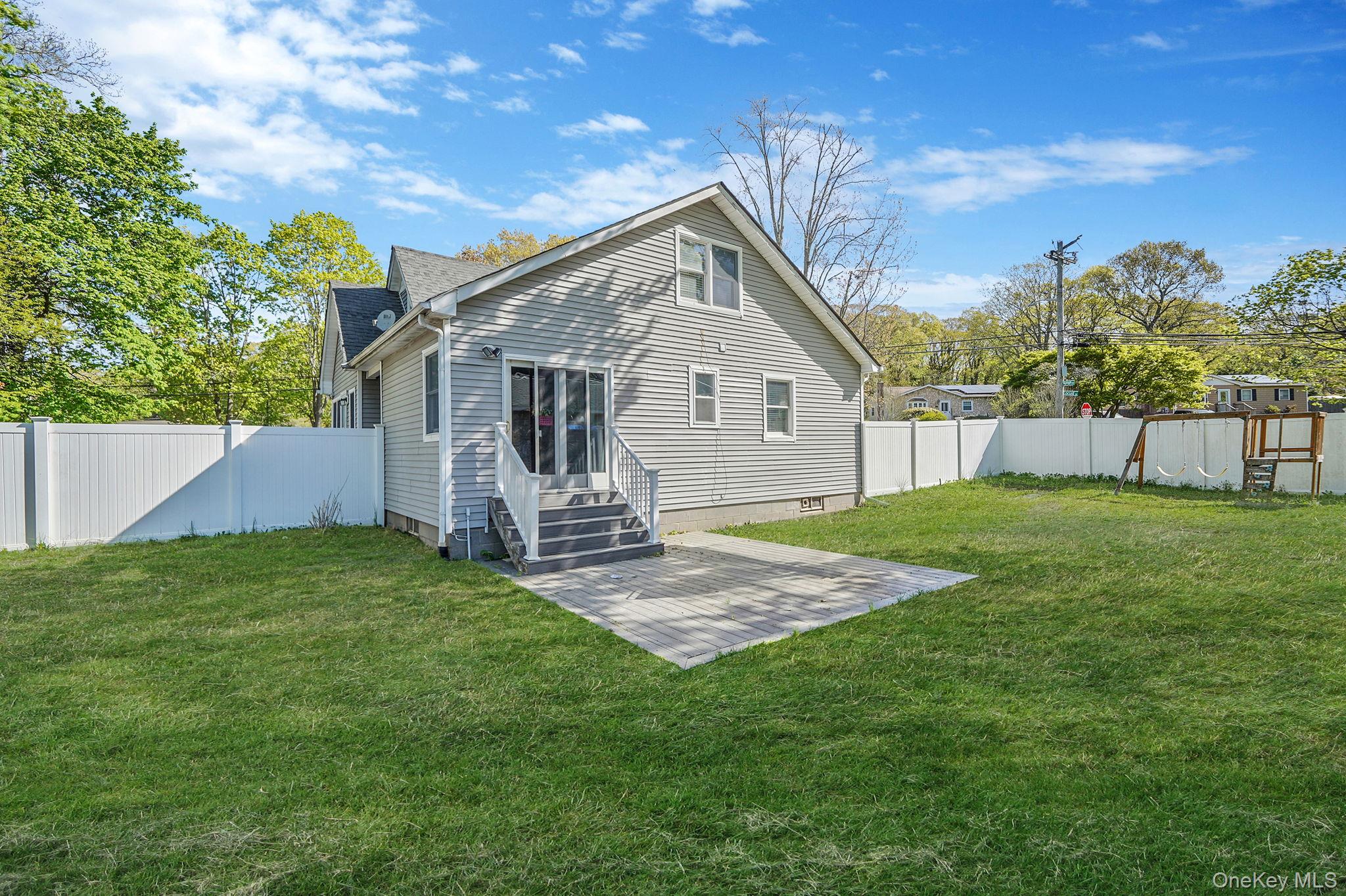 38 Nymph Road Rocky Point, NY 11778 - Photo 23 of 28