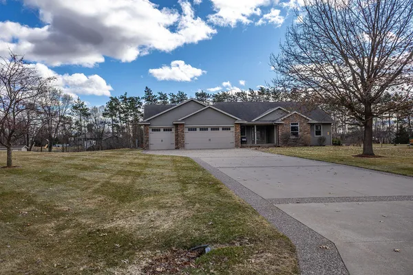 $580,000 | W7941 Tulip Lane, Holland, WI 54636